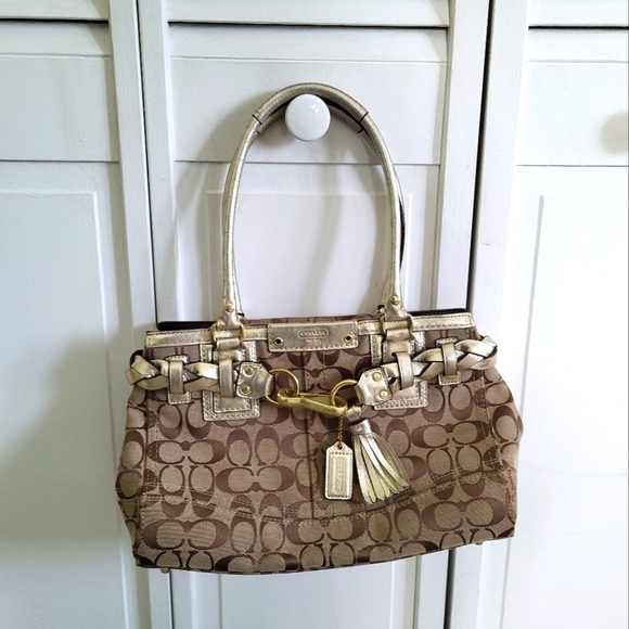 Classic Coach Purse - Picture 6 of 6